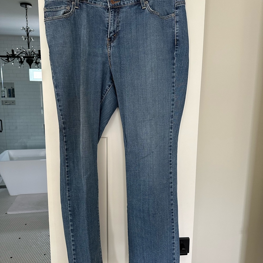 Levi’s 590 Women’s bootcut size 16W medium length, EUC